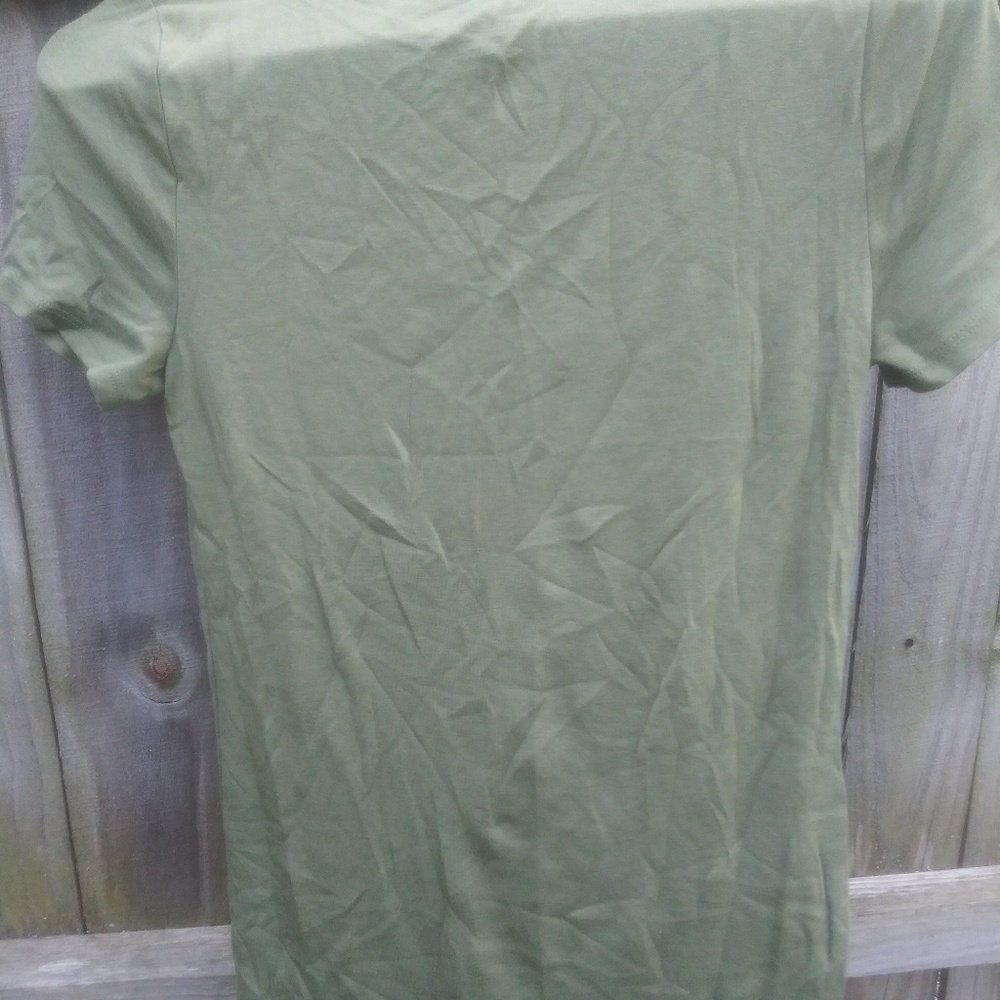 Teeshirt - Picture 2 of 2